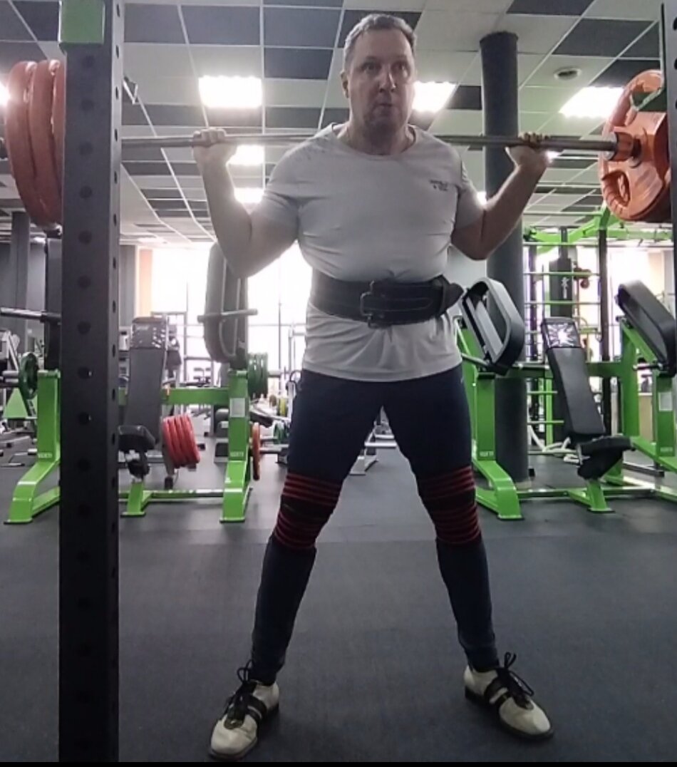 Тренировка ног и плеч