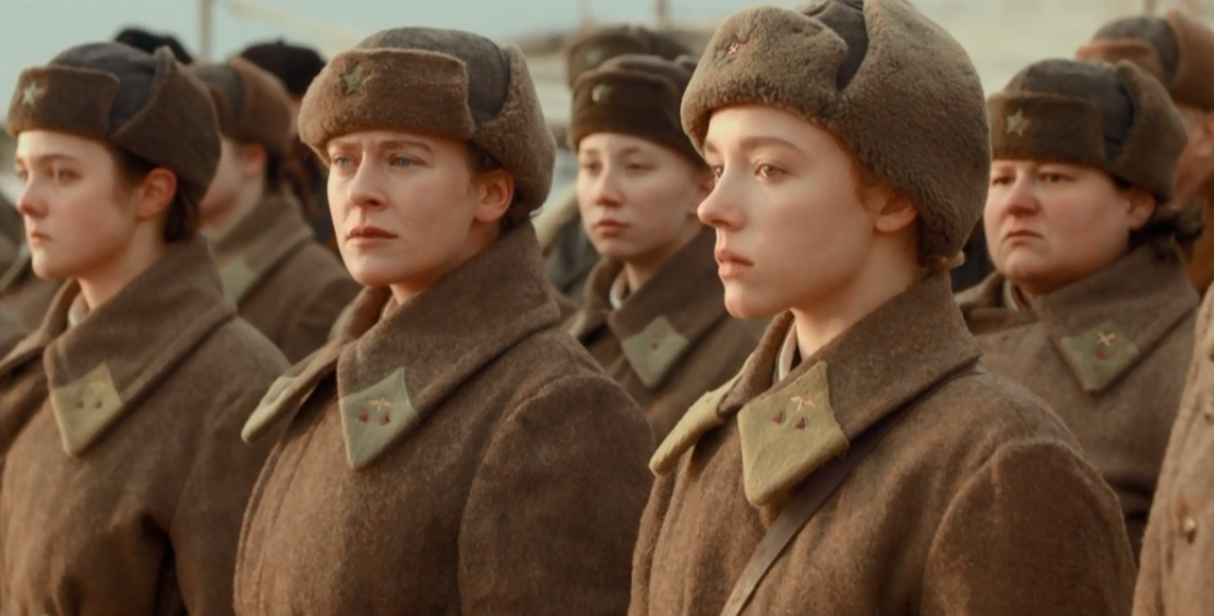 Фильм "Воздух" (2023): прибытие женского пополнения в авиаполк