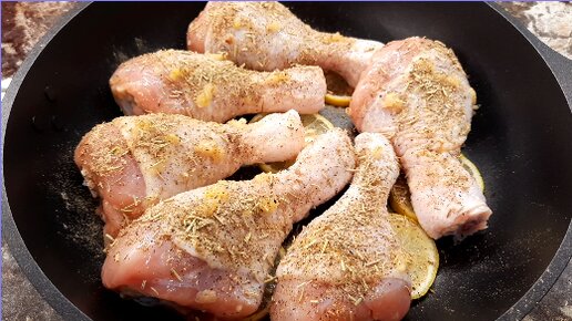 Куриные голени на соли. Части курицы для запекания. Окорочка в духовке. Куриные голени на соли. Куриные голени запеченные на хлебе.