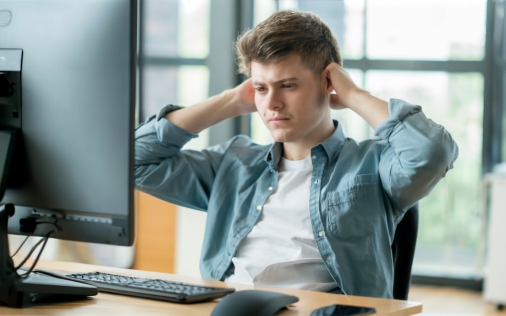 профессии связанные с реализацией социальных технологий. соцсеть профессий. представители разных профессий. социальный работник презентация. трудовой коллектив.