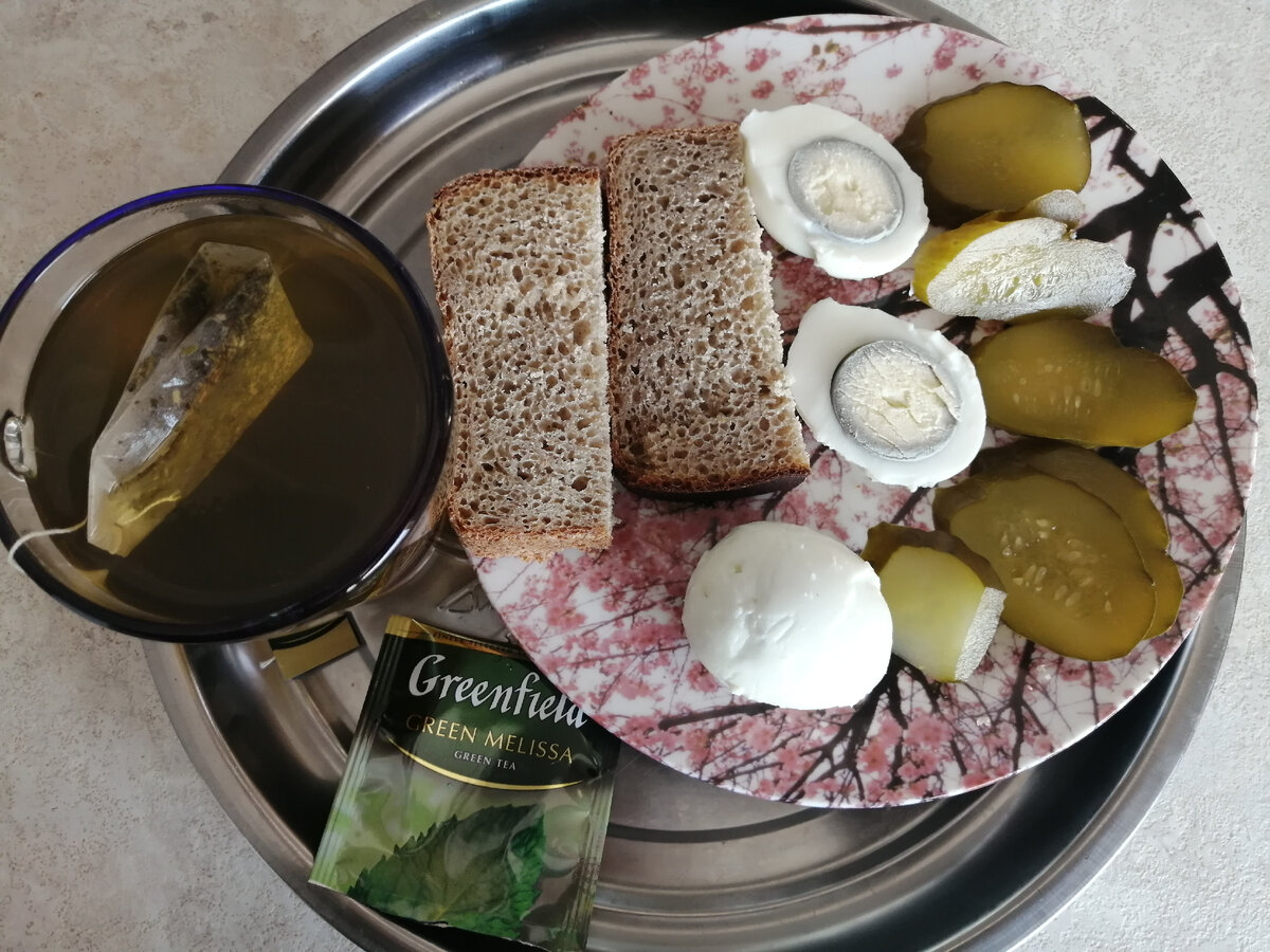 Завтрак очень скромный да и тот не осилила.