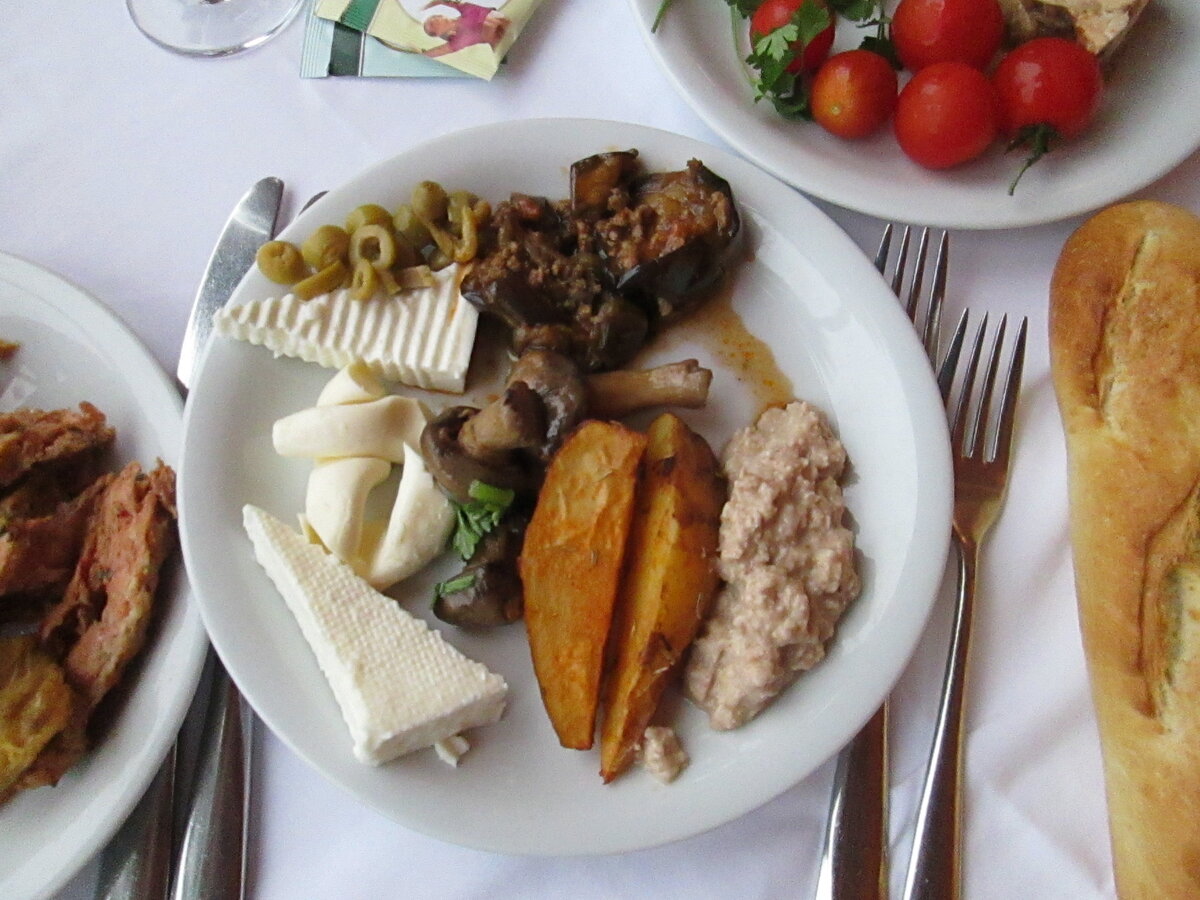 Больше всего мне в отелях Турции нравится сыр