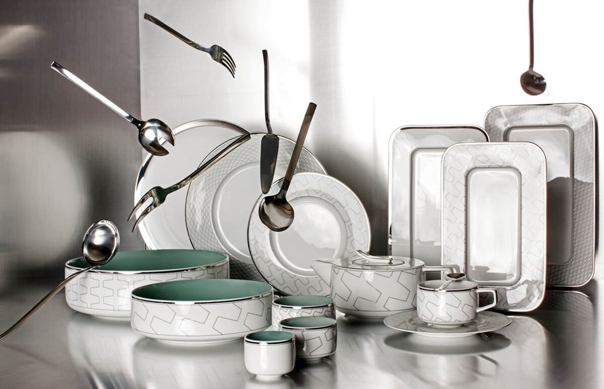 посуда для кухни своими руками. медная посуда в интерьере. полочки для кухни. посуда для кухни своими руками. керамическая посуда в интерьере.