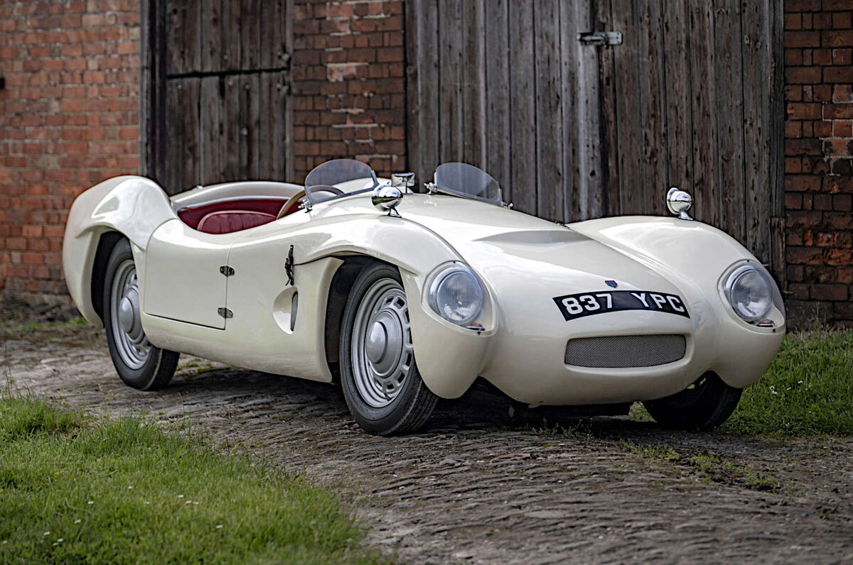 На календаре 2007 год сумма цифр равна 9. 7 8 поделить на 2. Чтобы разделить одну дробь на другую надо делимое умножить на число. Таблица деления на 8. Деление 14 на 15 с остатком.