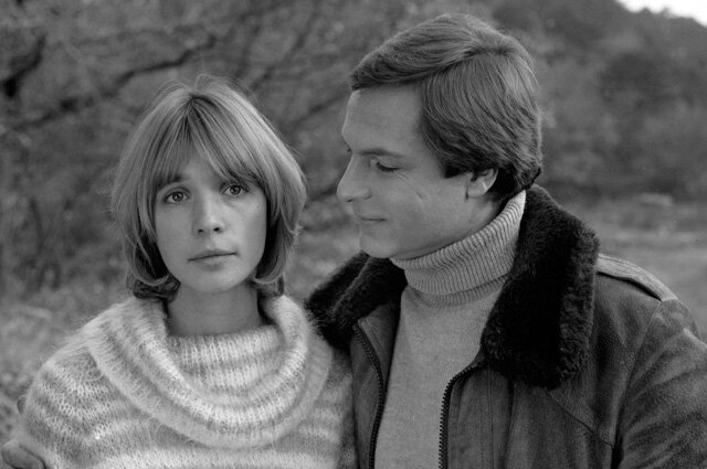    Вера Глаголева и Родион Нахапетов в фильме «Прости нас, первая любовь», 1984 год. Фото:  Кадр из фильма