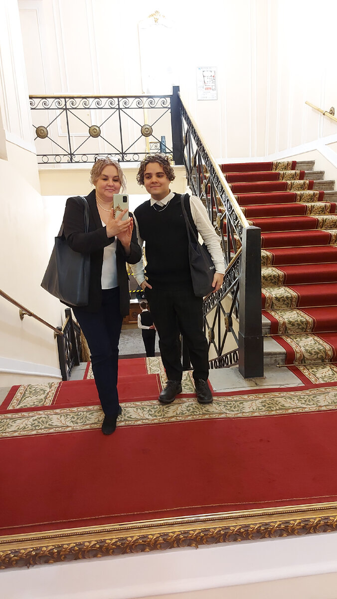 Бродвейский театр в лос анджелесе. Венская штатс опера. Театр олд вик лондон. Театр находился очень близко. Театр находился очень близко.