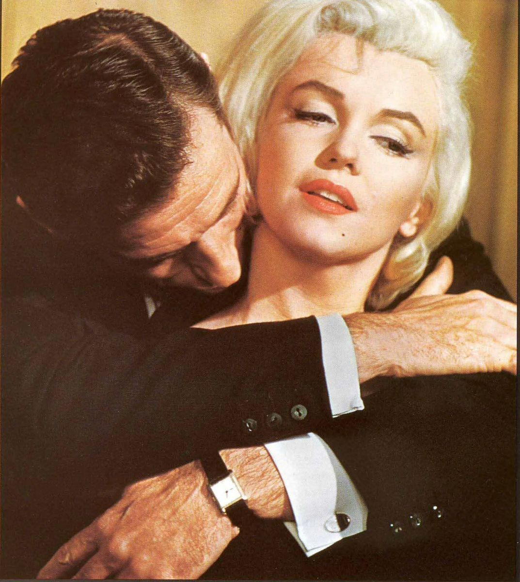 статусы про мужчин. как называют женщин которые не любят мужчин. почему женщины не любят мужчин. высказывания о женщинах. красивая девушка сарказм.