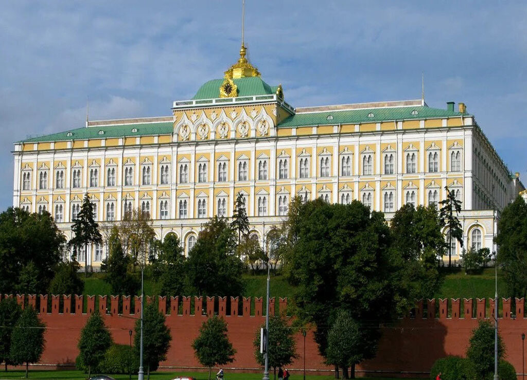 Большой Кремлёвский дворец, (псевдо)русский стиль.