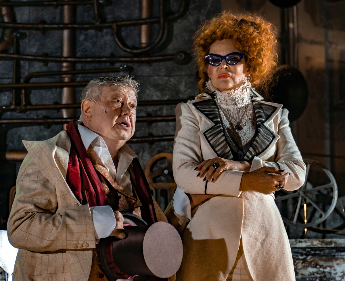 театр сатиры равинская. театр сатиры 12 михалкова актеры. театр сатиры двенадцать. андрей барило собака на сене. театр сатиры двенадцать.