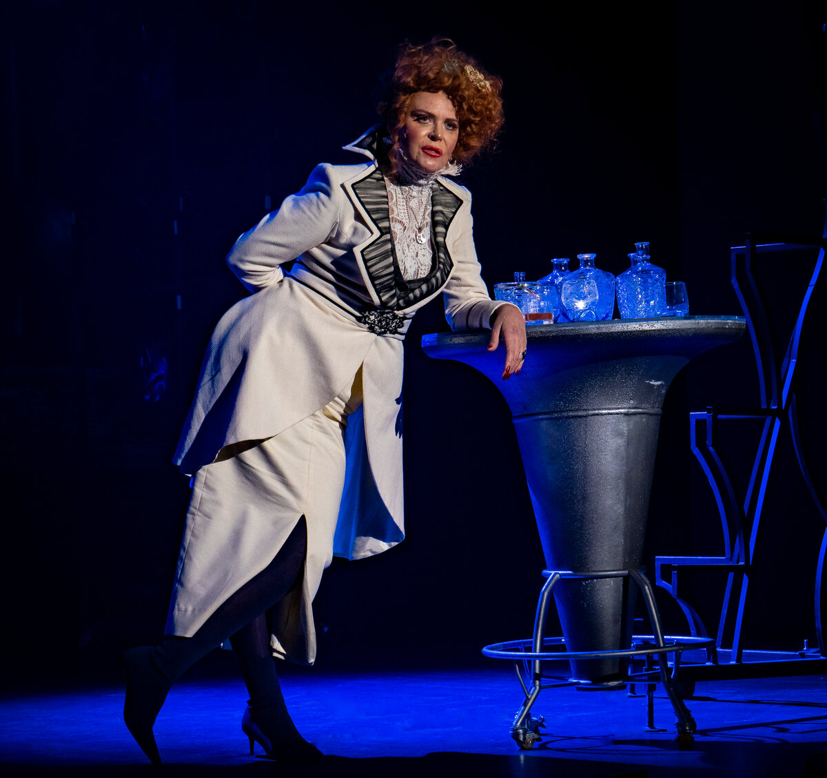 спектакль лес театр сатиры. театр сатиры 31 декабря. театр сатиры москва. яковлева алёна юрьевна хомо эректус. театр сатиры хомо эректус.