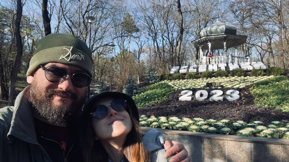 Капустная клумба в городском парке. С погодой повезло :) 