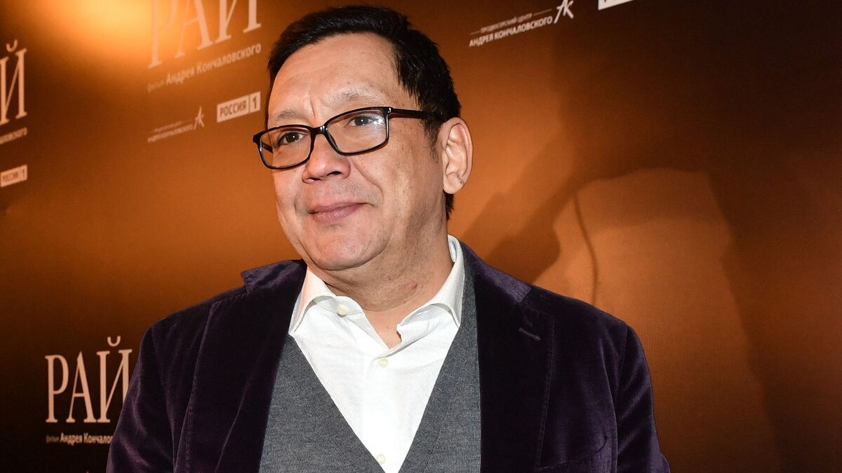 Дима билан сейчас. Дима колдун 2007. Фамилия медведева. Какое настоящее имя дмитрия. Какое настоящее имя дмитрия.