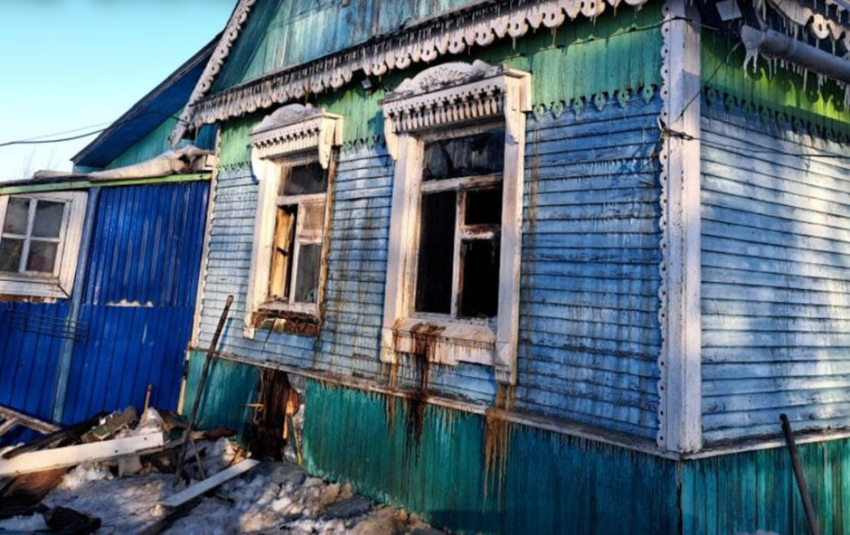    78-летняя жительница ЕАО погибла на пожаре в частном доме возле выхода