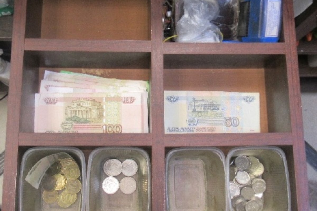    В Тольятти бывший продавец пекарни компенсировала свою зарплату из кассы