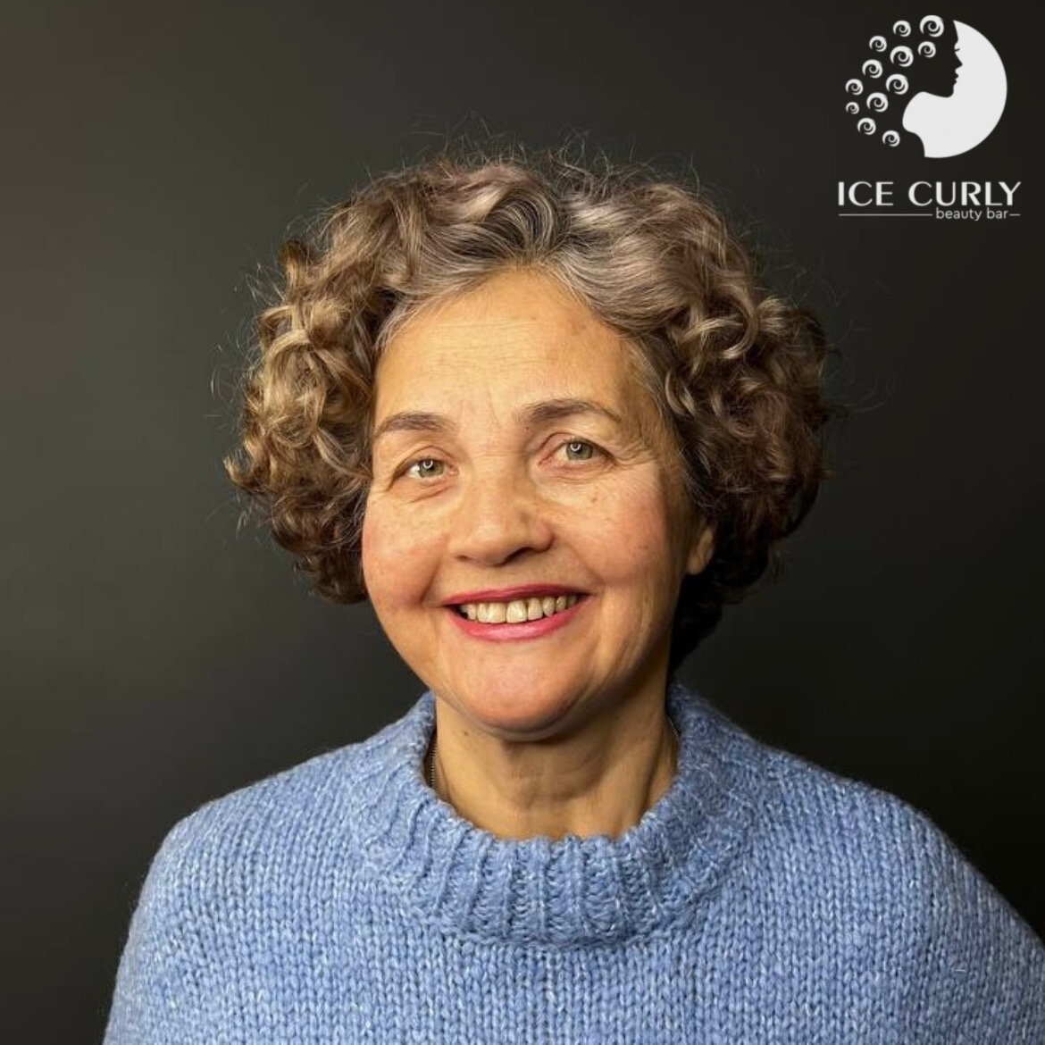 красивая седина у женщин. седые волосы. окрашивание для седых волос для молодой. колорирование седых волос. окрашивание седых волос.