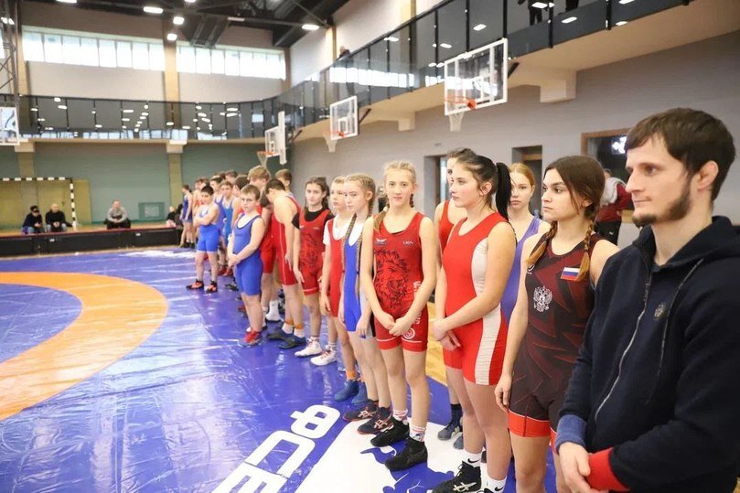 Кадры спортивных школ