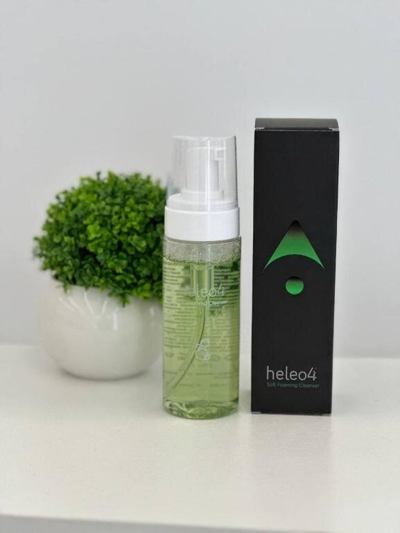 девушка около раковины. детские стишки для умывания. разбор умываться 4. рисунок пекс умываться. гигиена дошкольников.