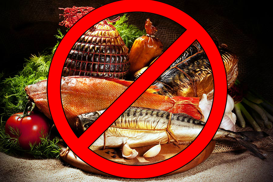 Мясо есть запретят. Запрет жареной и жирной пищи. Копчености нельзя. Запрещенные продукты.