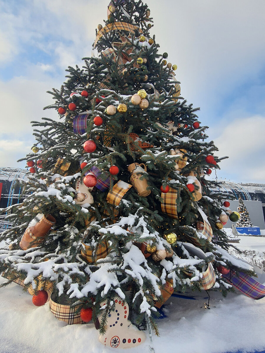 новый год на вднх отзывы. москвариум на вднх 2022. каток на вднх 2023. новогодняя иллюминация на вднх. вднх в москве 2022 сейчас.