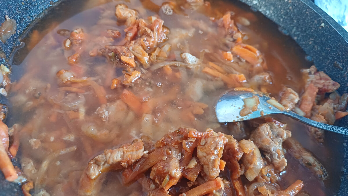 мясной соус. подливка к котлетам с томатной пастой и мукой. как приготовить вкусный подлив без мяса. мясной соус. соус для пасты.