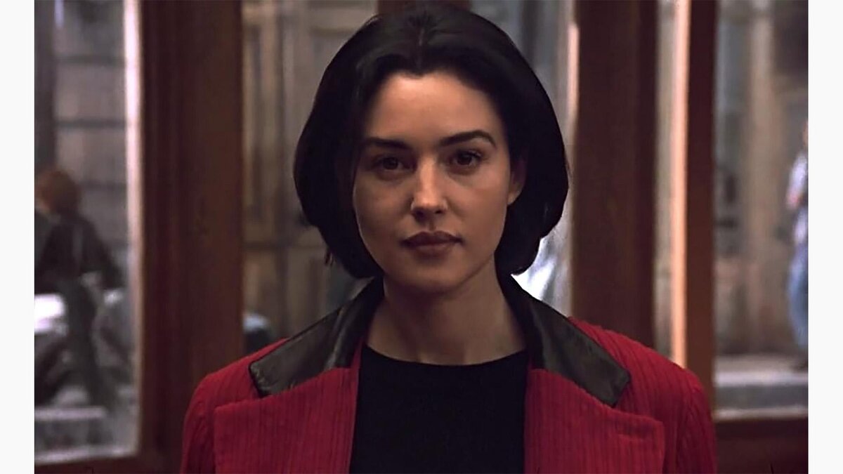 IMA Productions📷Моника Беллуччи в фильме «Квартира», 1996 год