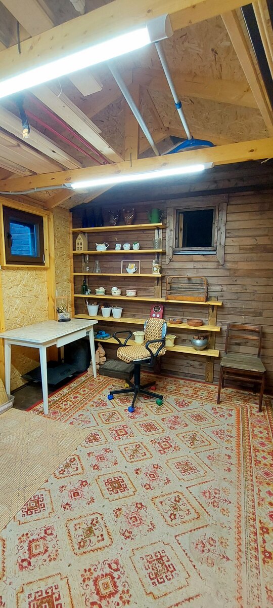 В сарае