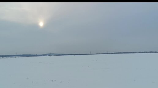 Бесконечные зимние просторы , солнце сквозь облака , лёгкий мороз . Отложила все дела и на лыжную прогулку .