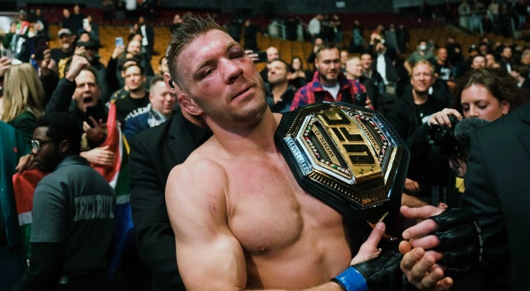 Острый язык в нынешнем UFC способен довести до титула. Месяц назад право на бой за чемпионский пояс в полусреднем весе получил Колби Ковингтон, не дравшийся до титульного шанса более полутора года.-4