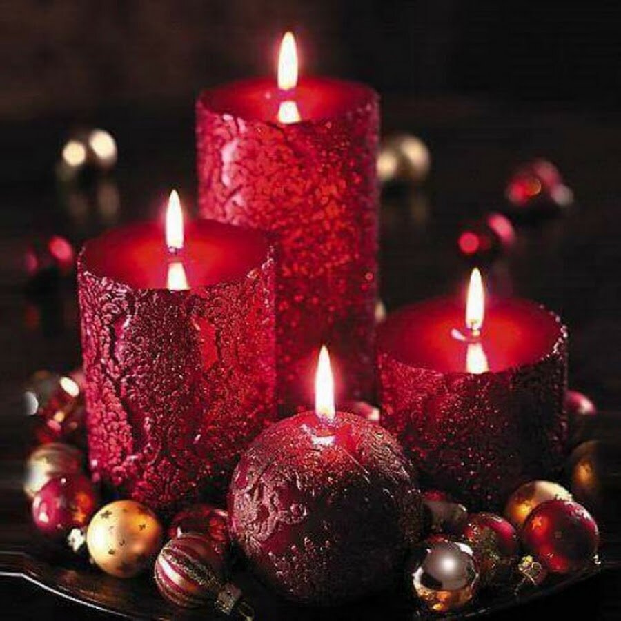 Новогодняя свеча. Красивые свечи. Свеча бордовая. Новогодние свечи красные. Красивые свечи картинки