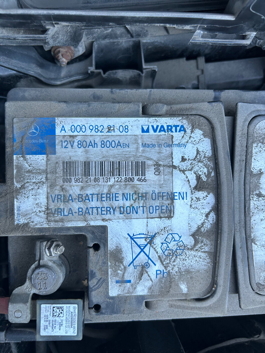 Родной аккумулятор с завода. 