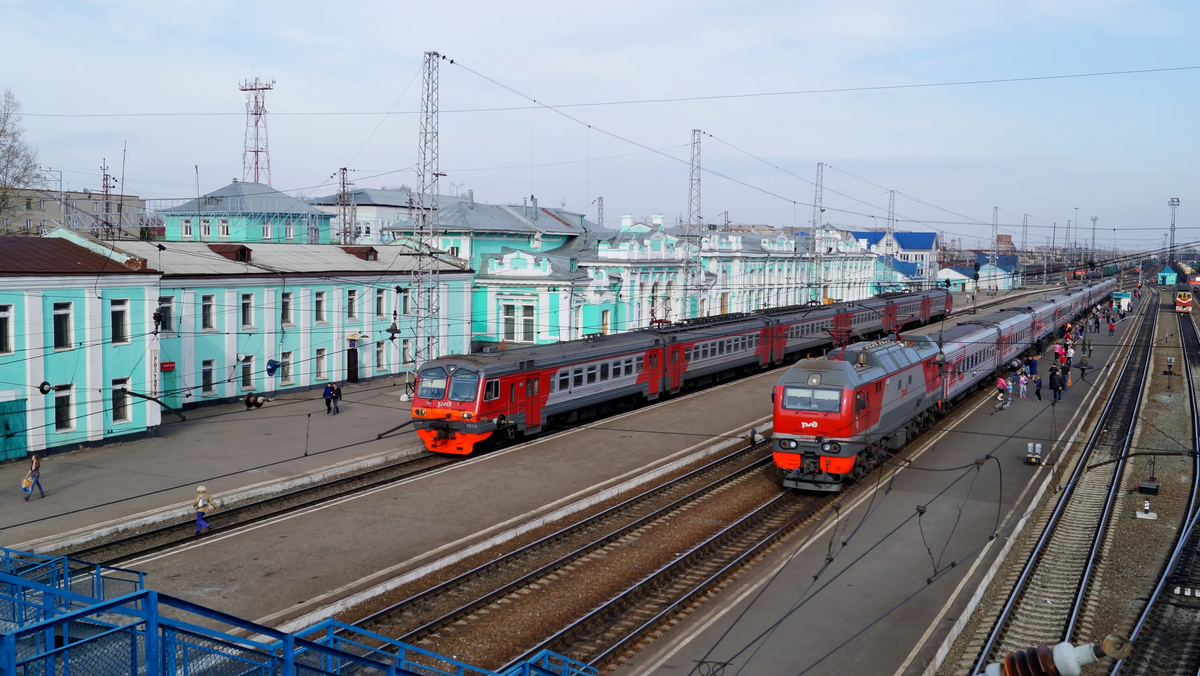 Красноярск анжеро судженск поезд. Вокзал Тайга Кемеровская область. ЖД станция Тайга Кемеровская область. Тайга 1 станция ЖД. Тайга город вокзал.