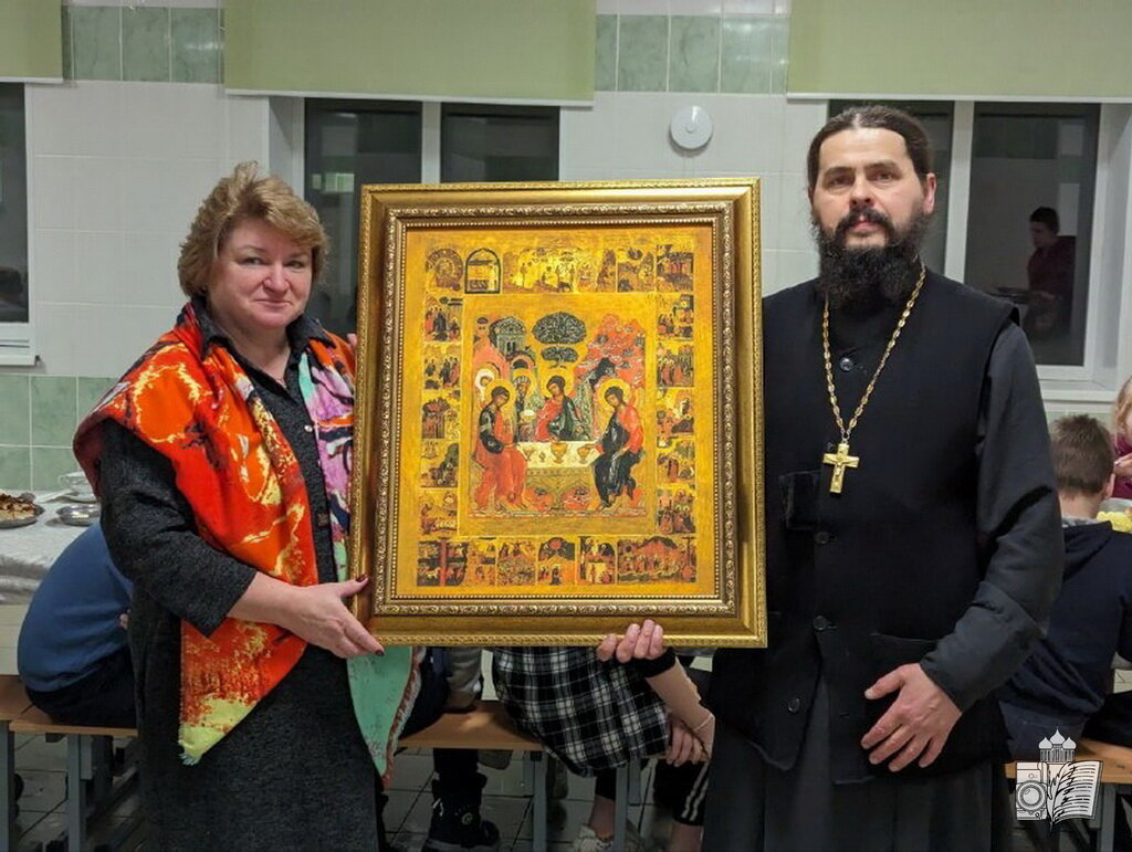 котельникова школа вознесения. котельникова школа вознесения. юбилей вознесенской школы. родители возле вознесеновской сош. школа интернат в станице вознесенской.