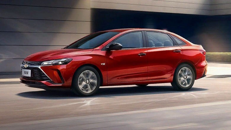 Седан Chevrolet Monza продается на рынке РФ за один миллион семьсот пятьдесят тысяч рублей