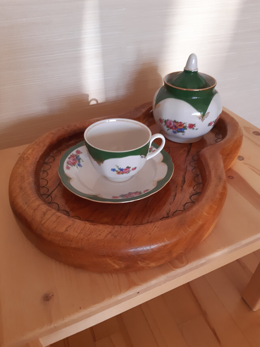 Поднос из дуба