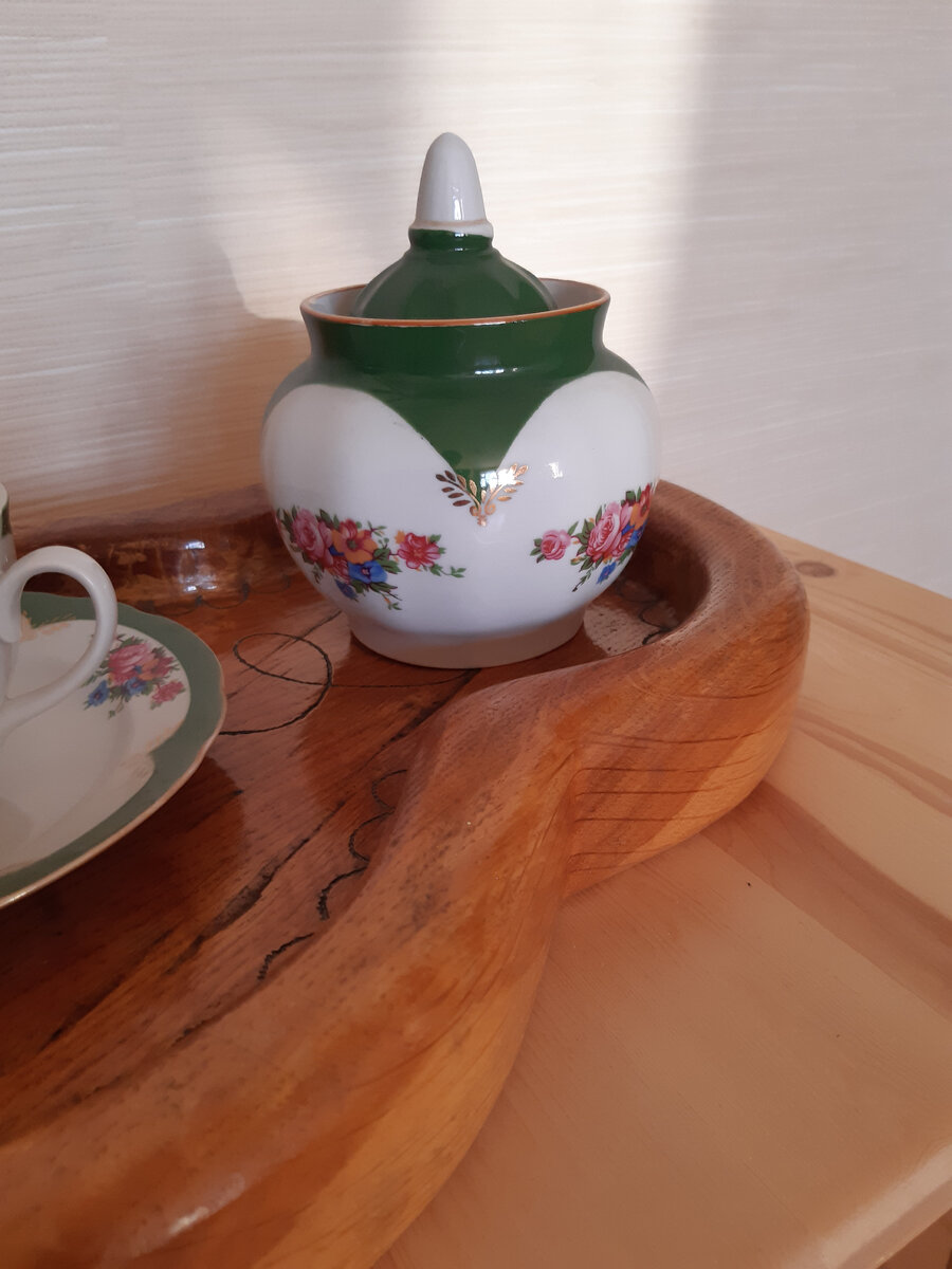 Поднос из дуба