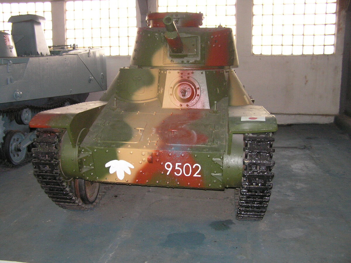 Танк Тип 4 "Ке-Ну". В 1945 году находился на острове Шумшу, был вывезен оттуда в начале 1990-х годов. Фактически представляет собой корпус танка "Ха-Го" с прикрепленной при реставрации башней "Чи-Ха". 