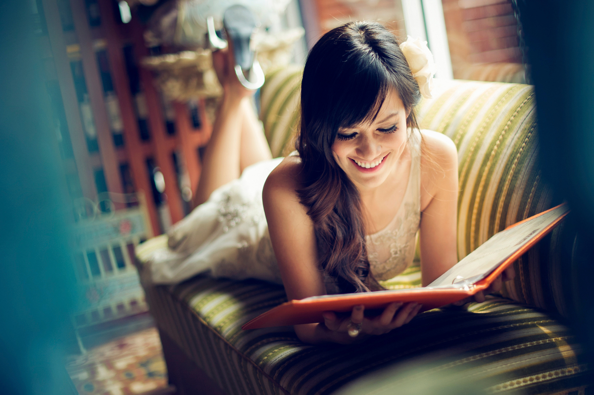 Девушка в наушниках. Наушники для девушек. Кристина якимова 2020. Музыка играет громко в стране девчонка. Музыка играет громко в стране девчонка.