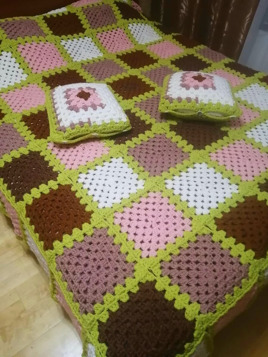 Далее будут представлены работы моей сестры рукодельницы Лены