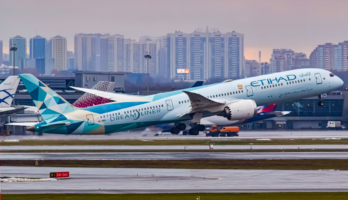 Boeing 787-10 Dreamliner "Greenliner Livery" Photo by: Aleksandr S