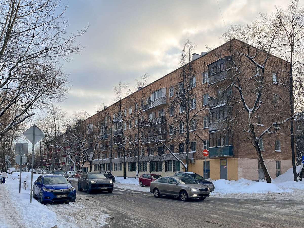 Улица Амундсена, 11.