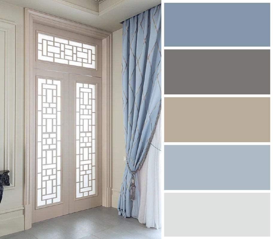 Двери и верхняя фрамуга со стеклом выполнены с накладным штапиком одного рисунка. Фото из архива автора