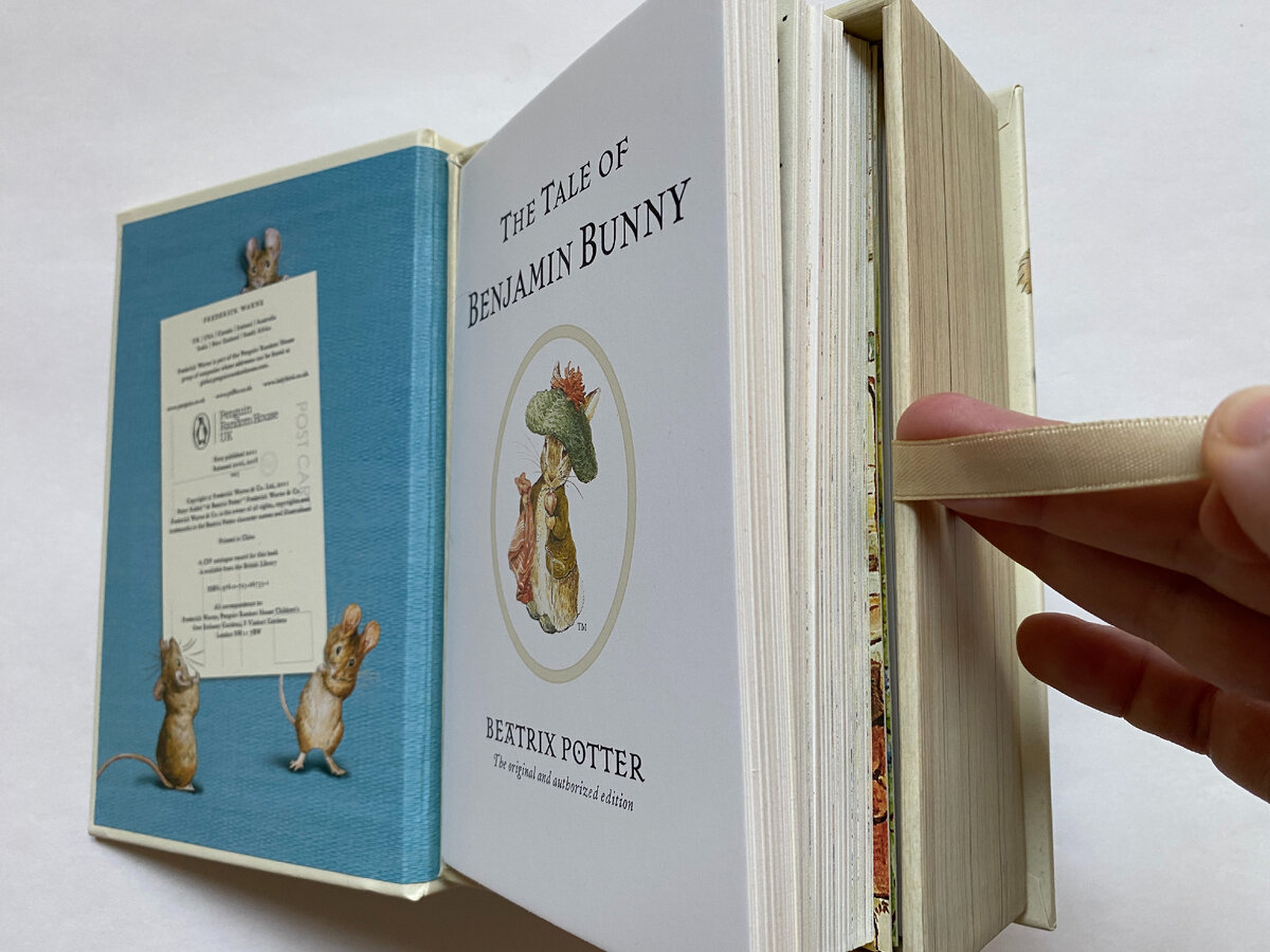 The World of Peter Rabbit. A Box of Postcards
