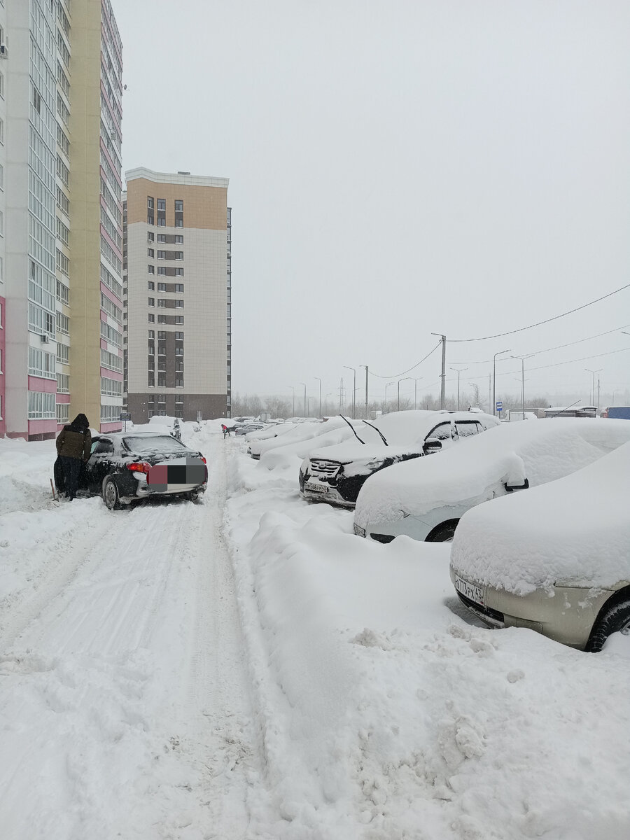 Сосед застрял. Лëг на "пузо"