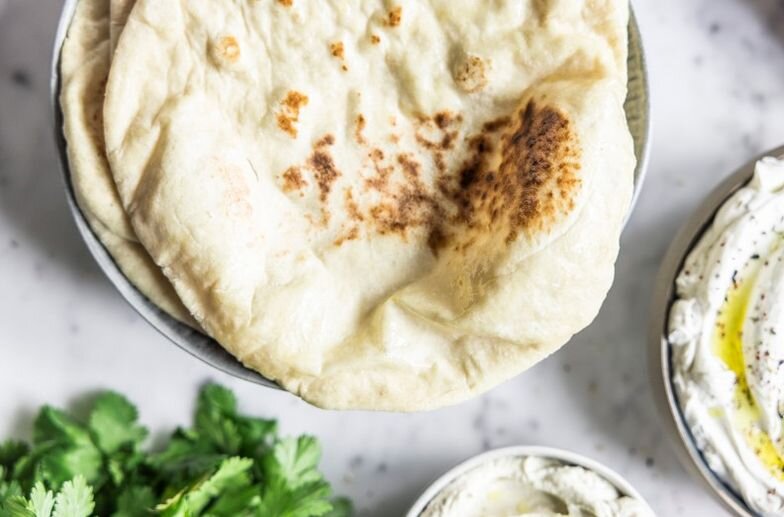 Аппетитные золотистые лепёшки, подрумяненные с двух сторон на сковороде.