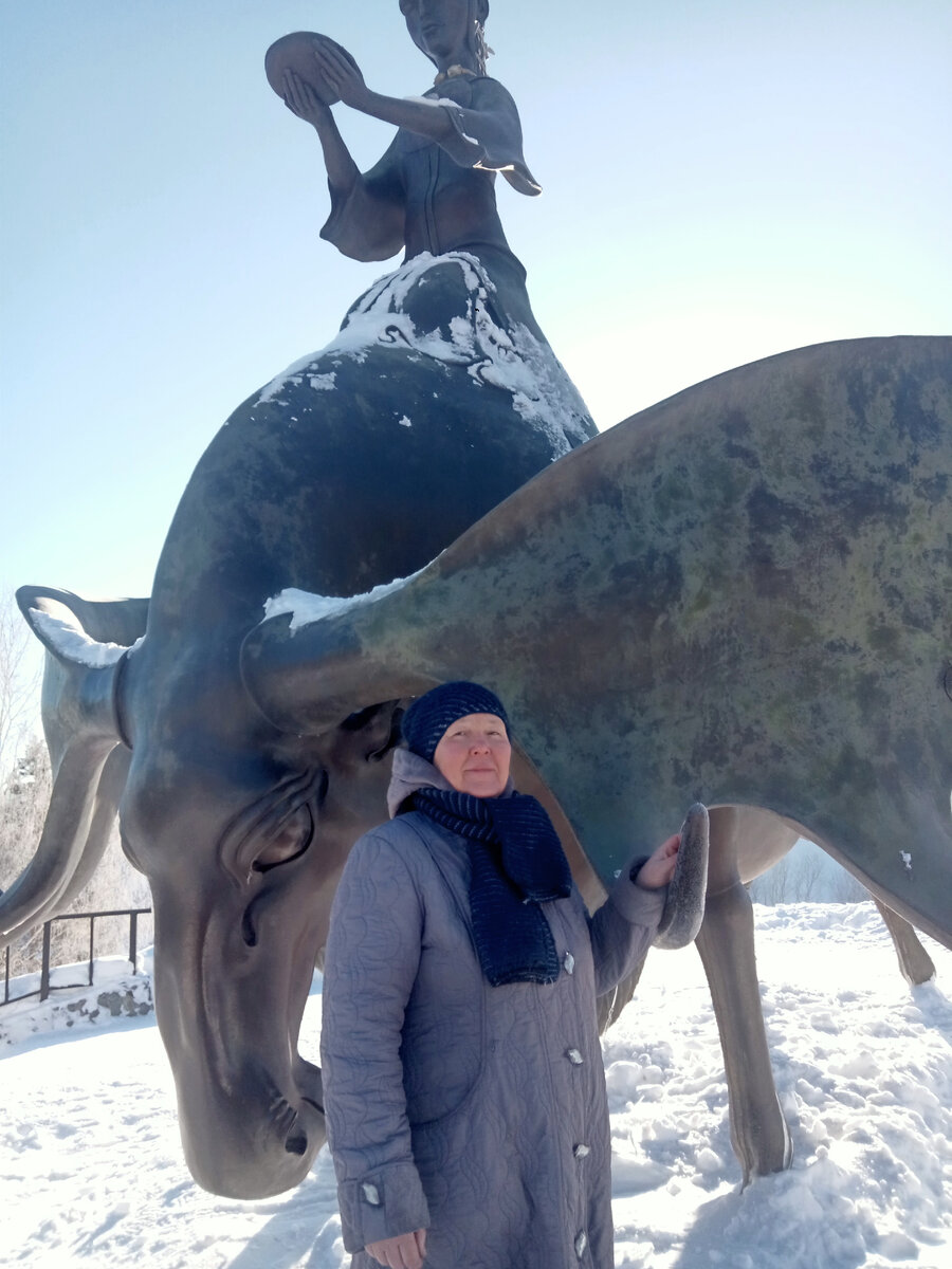 Композиция к  шорской легенде в  городском парке