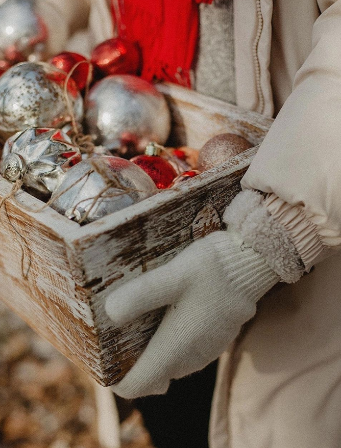 Новогодняя обложка. Издание к новому году. Игра елка старинная забава. Новый год книги. Сказки и стихи к новому году.