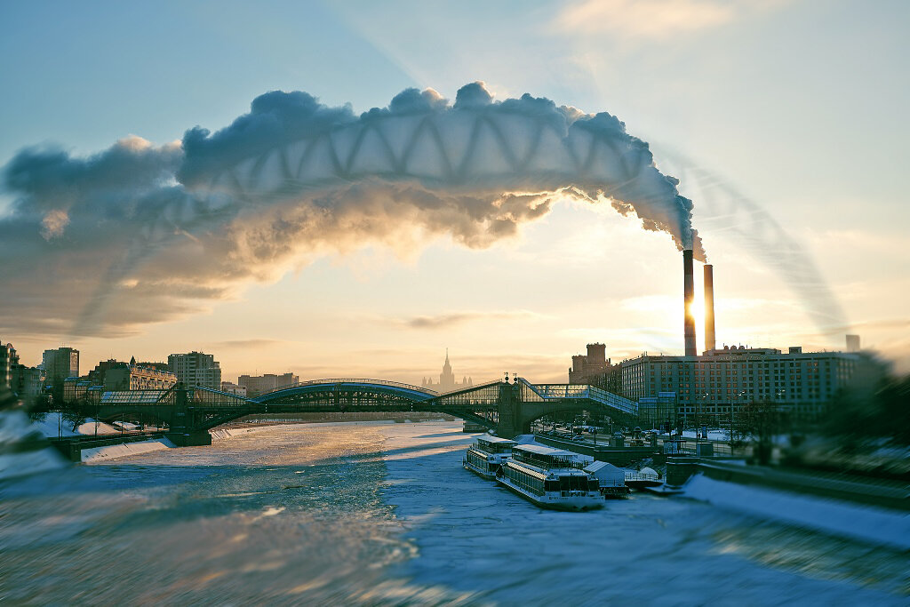 Мост — улыбка уголками вниз... Коллаж из сетевых файлов