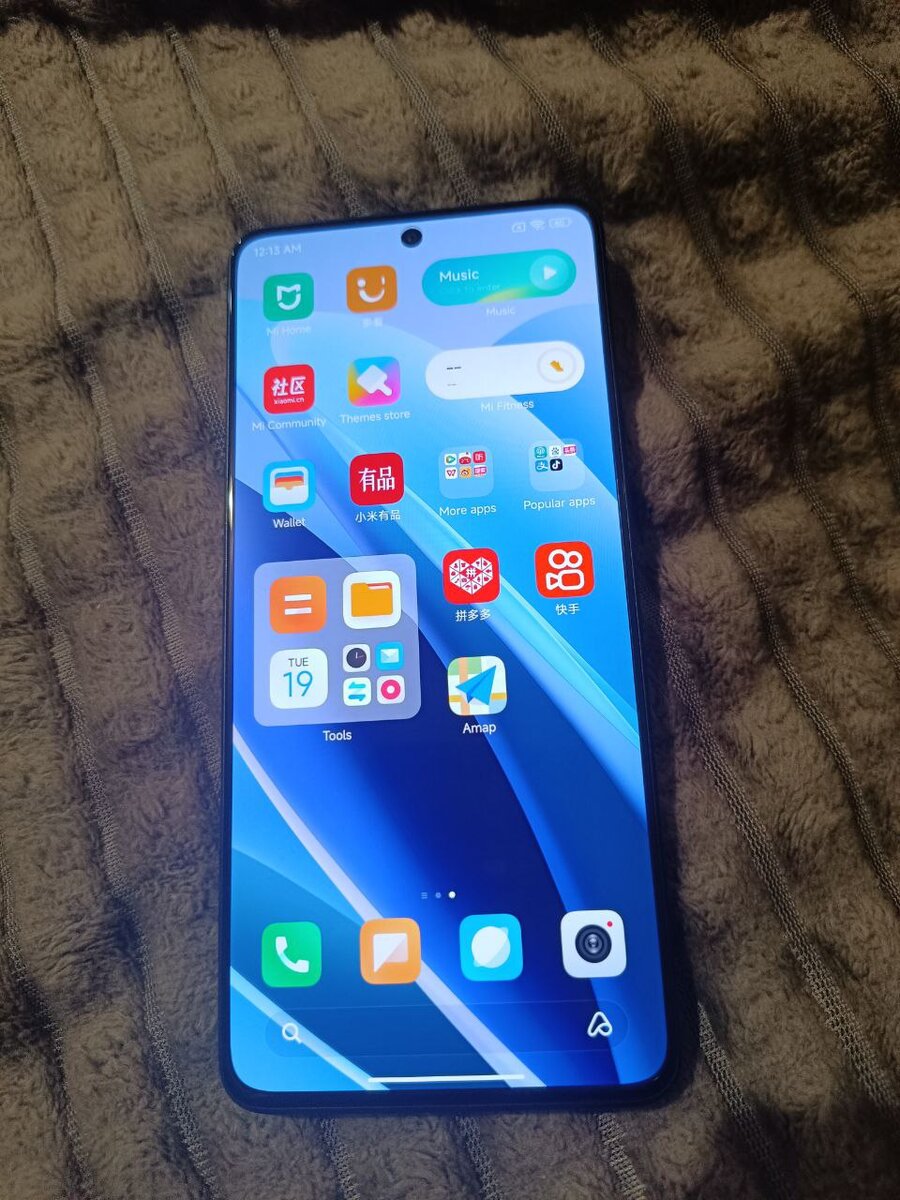 С коробки только английский из понятных мне