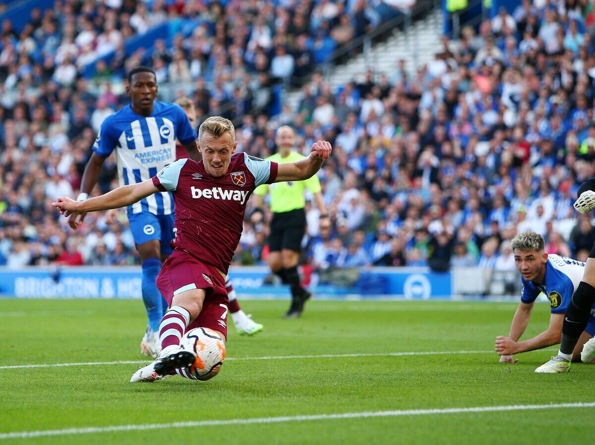    Полузащитник "Вест Хэма" Джеймс Уорд-Проуз в матче АПЛ© пресс-служба клуба "Вест Хэм"
