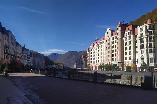    Оползень в Сочи парализовал движение автомобилей в районе «Розы Хутор»